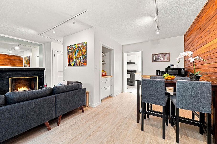 877 Old Lillooet Road North Vancouver, BC - 13