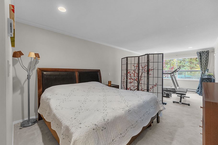 207 1500 Ostler Court North Vancouver, BC - 11
