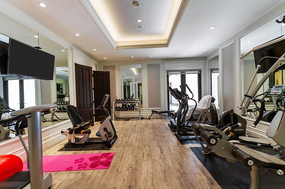4768 W 4th Avenue Vancouver, BC - 25