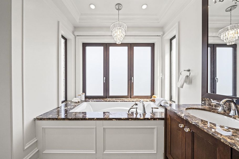 4347 W 9th Avenue Vancouver, BC - 22
