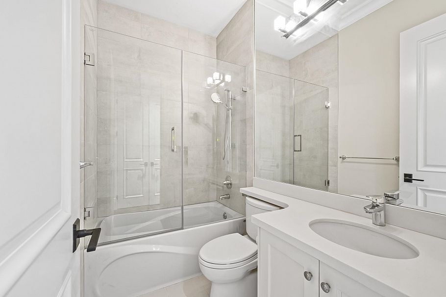 4347 W 9th Avenue Vancouver, BC - 35