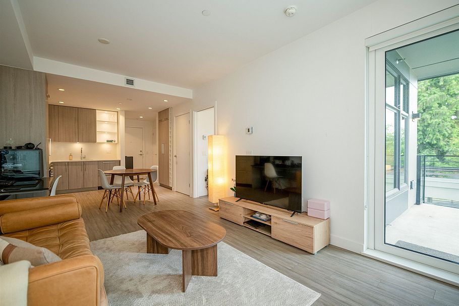 214 707 3rd Street East North Vancouver, BC - 10