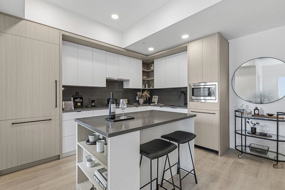 107 2268 E Broadway Vancouver, BC - 1