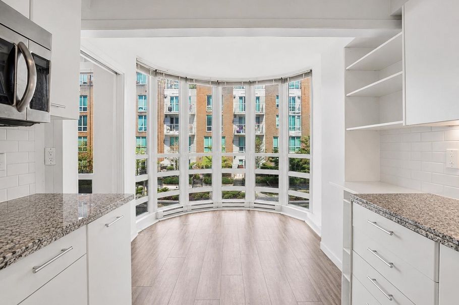 404 1501 Howe Street Vancouver, BC - 9