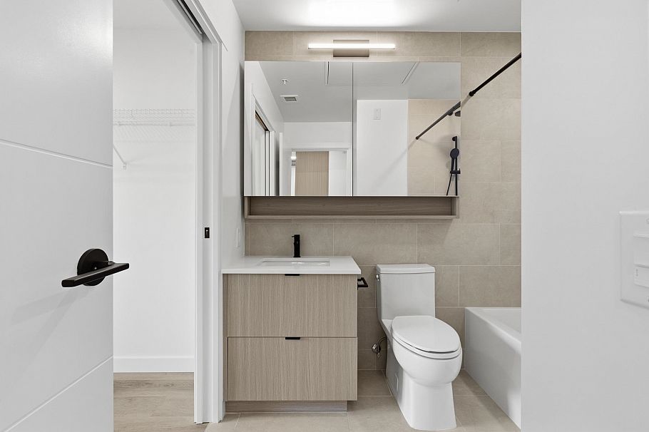 504 2268 E Broadway Vancouver, BC - 12