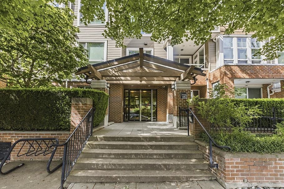 408 3551 Foster Avenue Vancouver, BC - 1