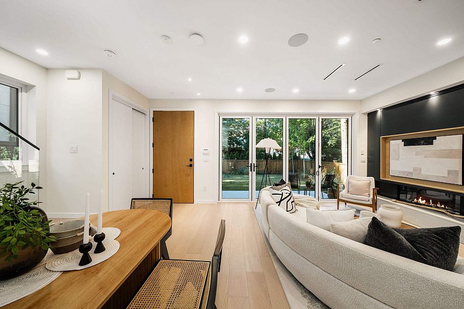 1 2764 W 14 Avenue Vancouver, BC - 2