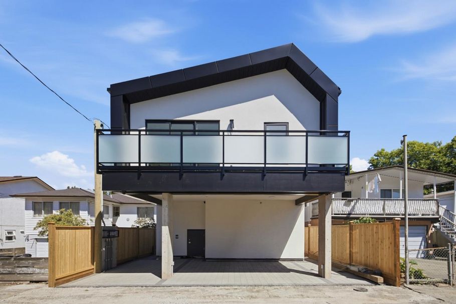 3016 E 19th Avenue Vancouver, BC - 26