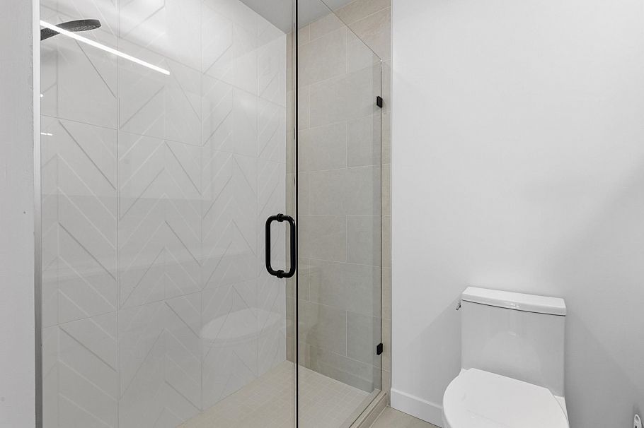 102 2268 E Broadway Vancouver, BC - 11