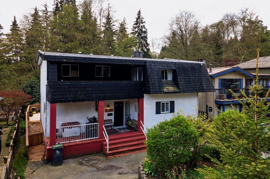 4339 Cliffmont Road North Vancouver, BC - 2
