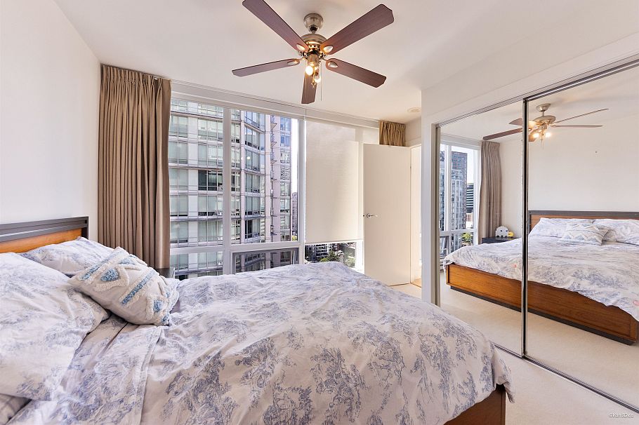 1501 565 Smithe Street Vancouver, BC - 2