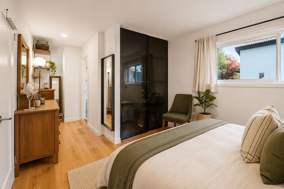 1287 W 15th Street North Vancouver, BC - 12