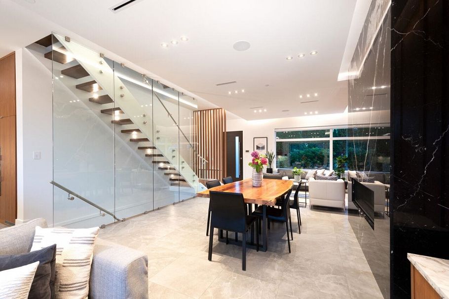 136 E 61st Avenue Vancouver, BC - 5