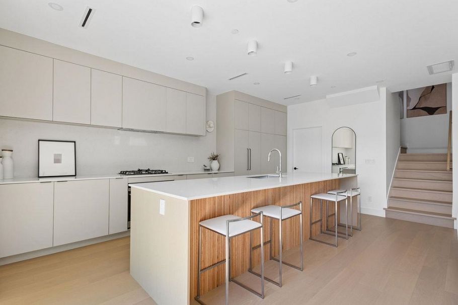 3 2124 E 8 Avenue Vancouver, BC - 17