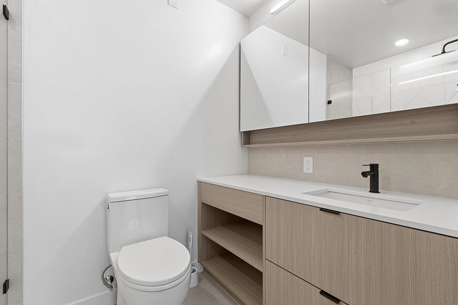 102 2268 E Broadway Vancouver, BC - 10