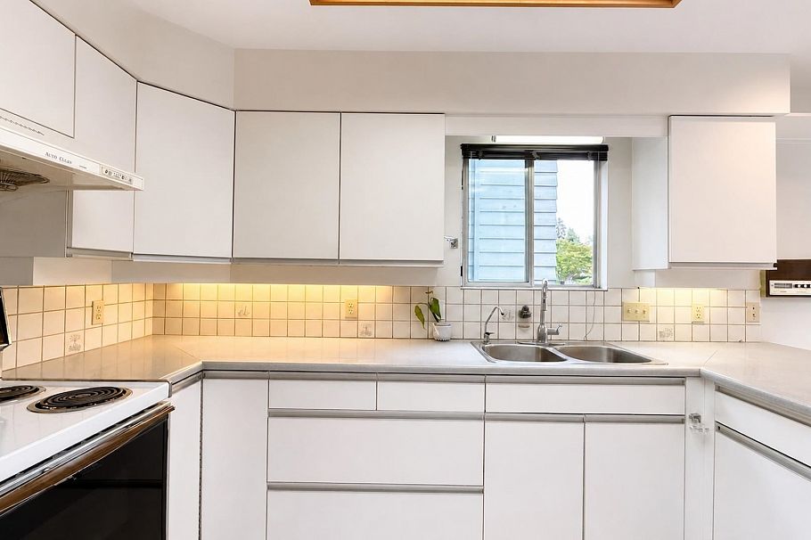 4438 W 4th Avenue Vancouver, BC - 21