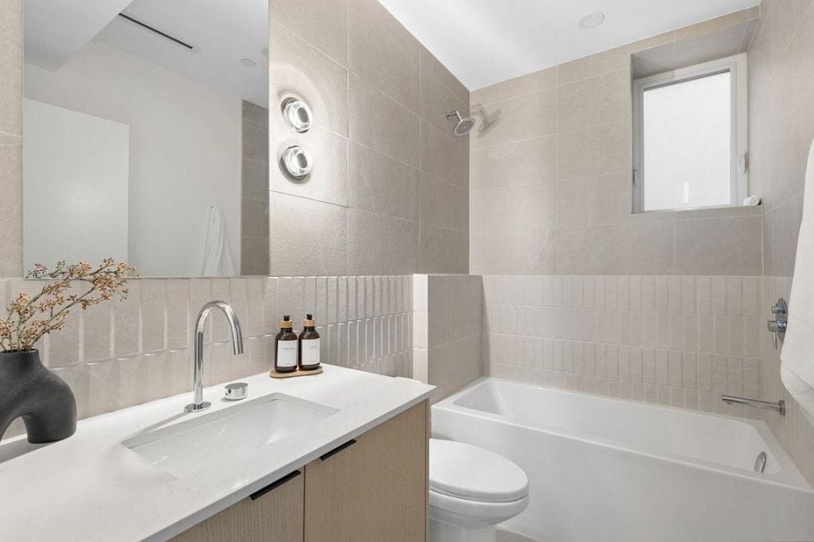 2 2124 E 8 Avenue Vancouver, BC - 19