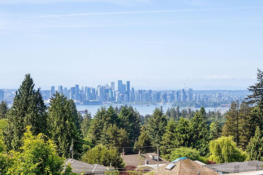 102 107 W 27th Street North Vancouver, BC - 17