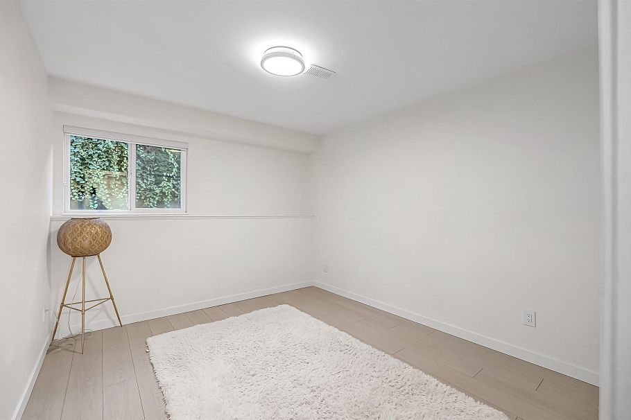 212 W Balmoral Road North Vancouver, BC - 24