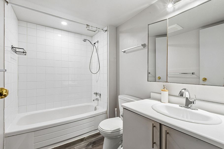 102 107 W 27th Street North Vancouver, BC - 13