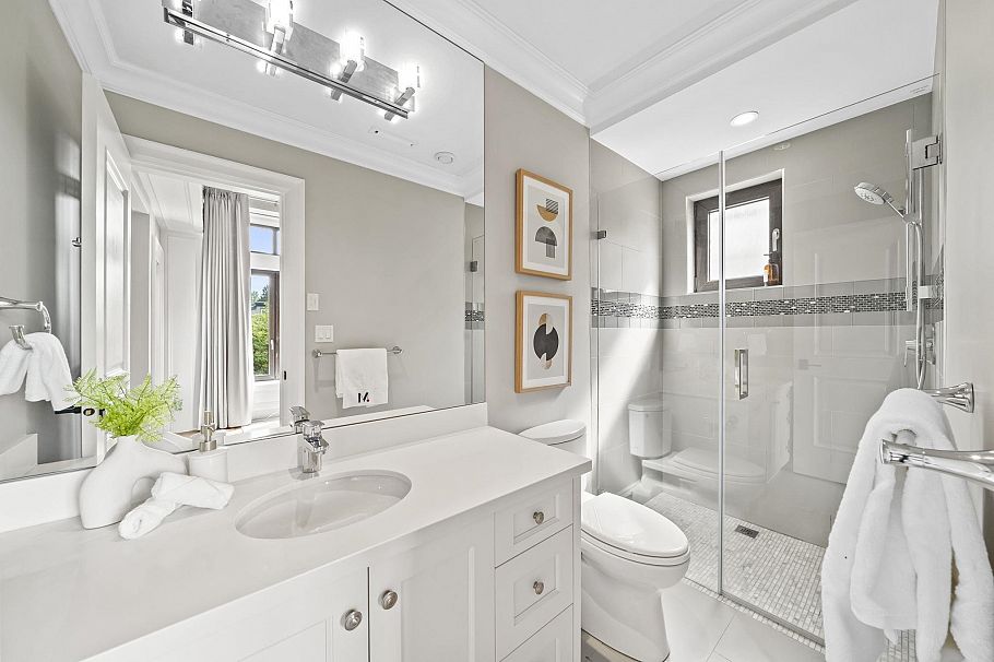 4347 W 9th Avenue Vancouver, BC - 28