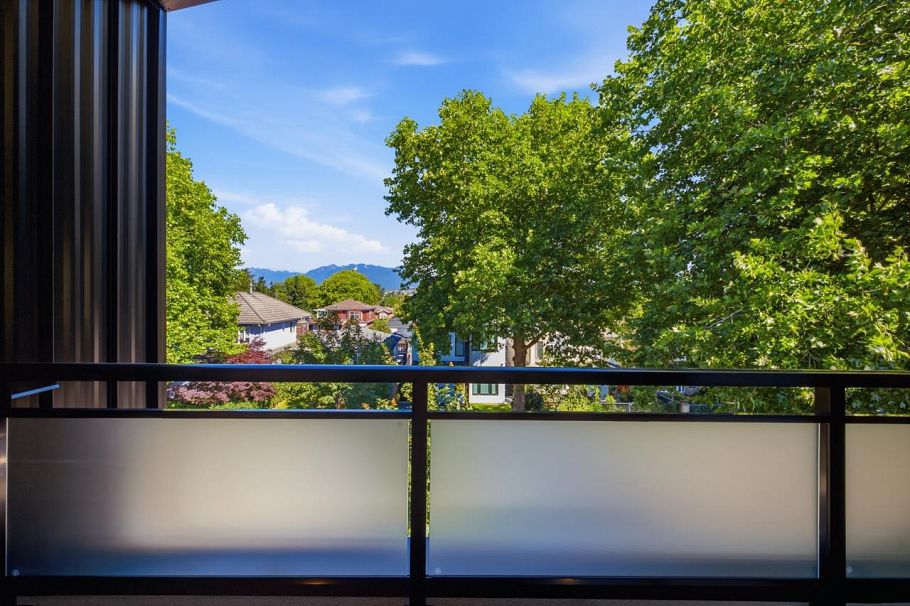 1 3018 E 19th Avenue Vancouver, BC - 23
