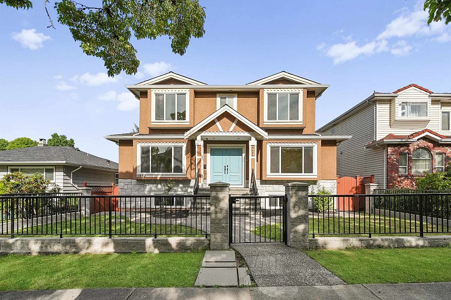 5454 Slocan St Street Vancouver, BC - 1