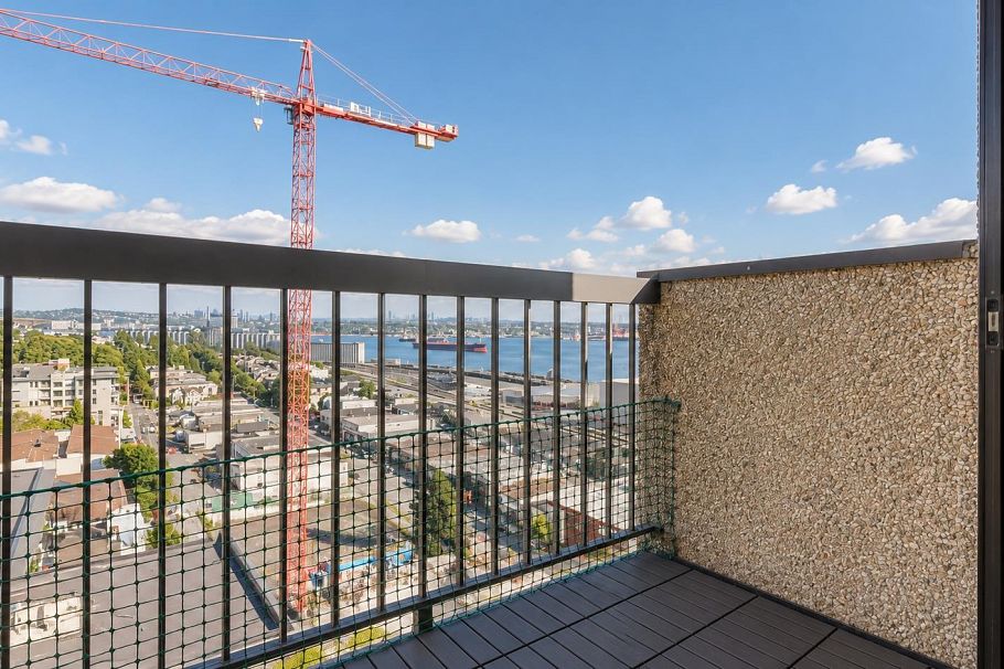 1607 145 St. Georges Avenue North Vancouver, BC - 17
