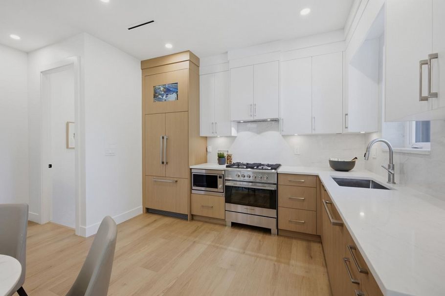 1 3018 E 19th Avenue Vancouver, BC - 9