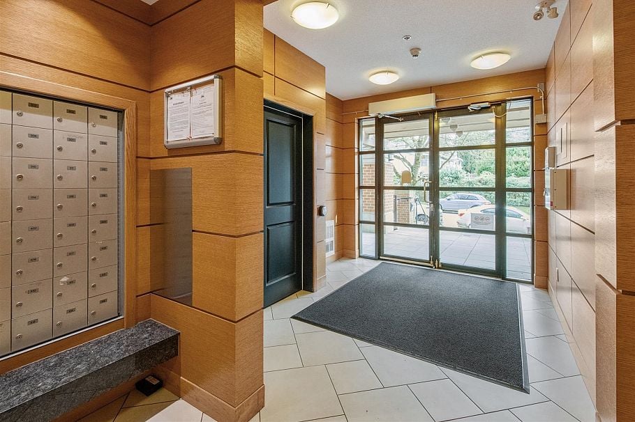 408 3551 Foster Avenue Vancouver, BC - 2