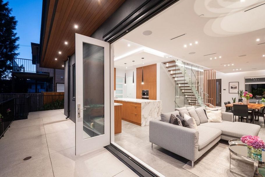 136 E 61st Avenue Vancouver, BC - 34