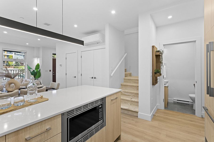 104 342 Mountain Highway North Vancouver, BC - 10