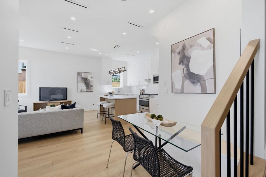 3016 E 19th Avenue Vancouver, BC - 9
