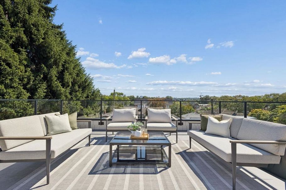 1 2124 E 8 Avenue Vancouver, BC - 2