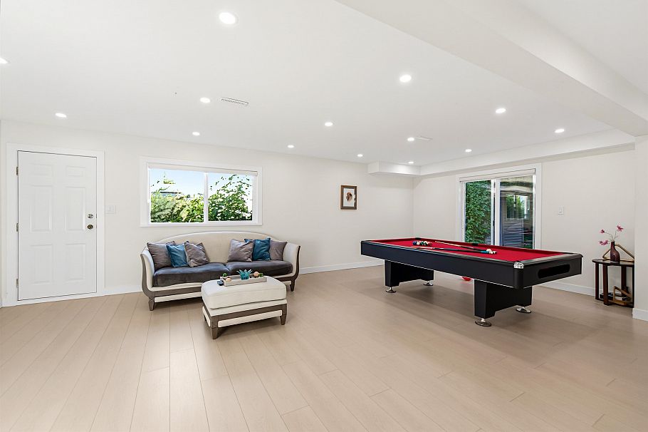 212 W Balmoral Road North Vancouver, BC - 28