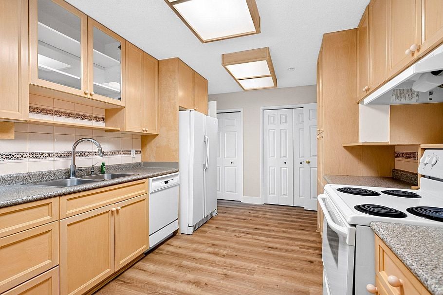 5600 Grousewoods Place North Vancouver, BC - 28