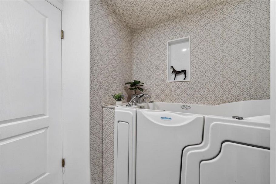 101 888 Bute Street Vancouver, BC - 28