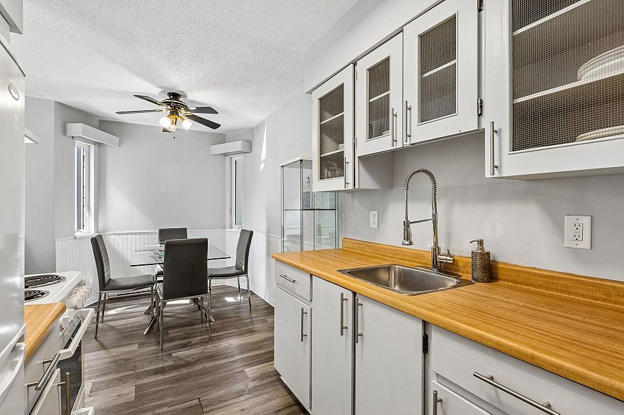 102 107 W 27th Street North Vancouver, BC - 8