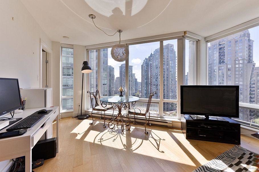 1501 565 Smithe Street Vancouver, BC - 1
