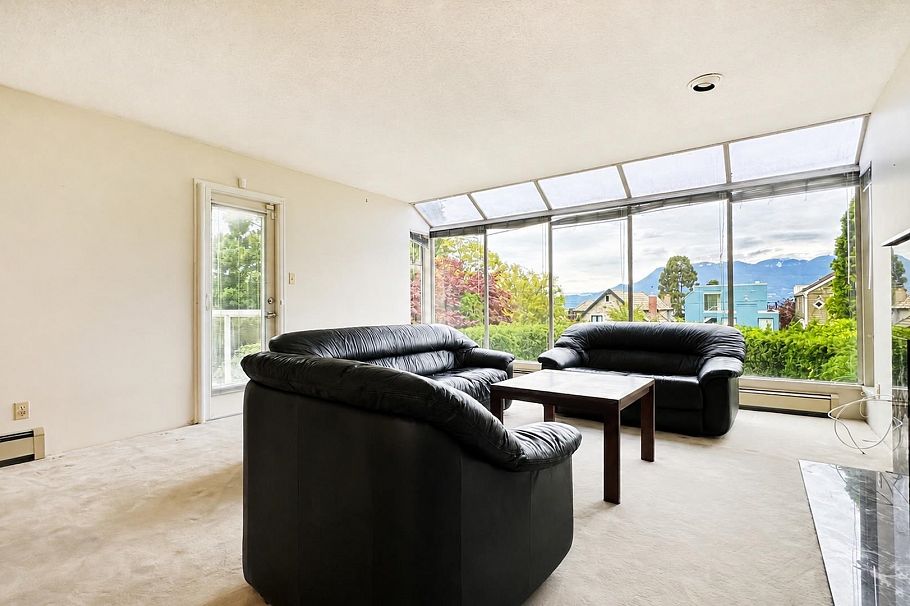 4438 W 4th Avenue Vancouver, BC - 13