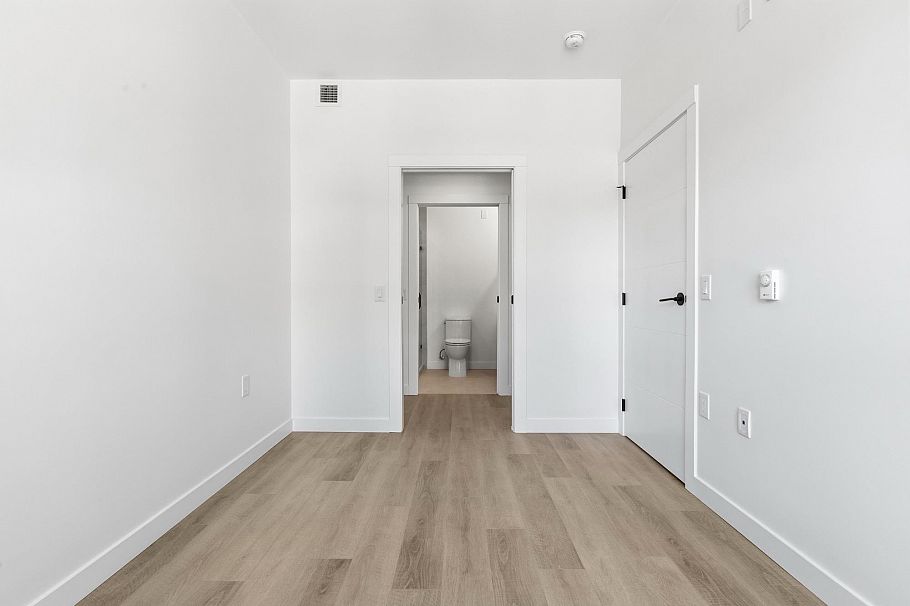 203 2268 E Broadway Vancouver, BC - 9