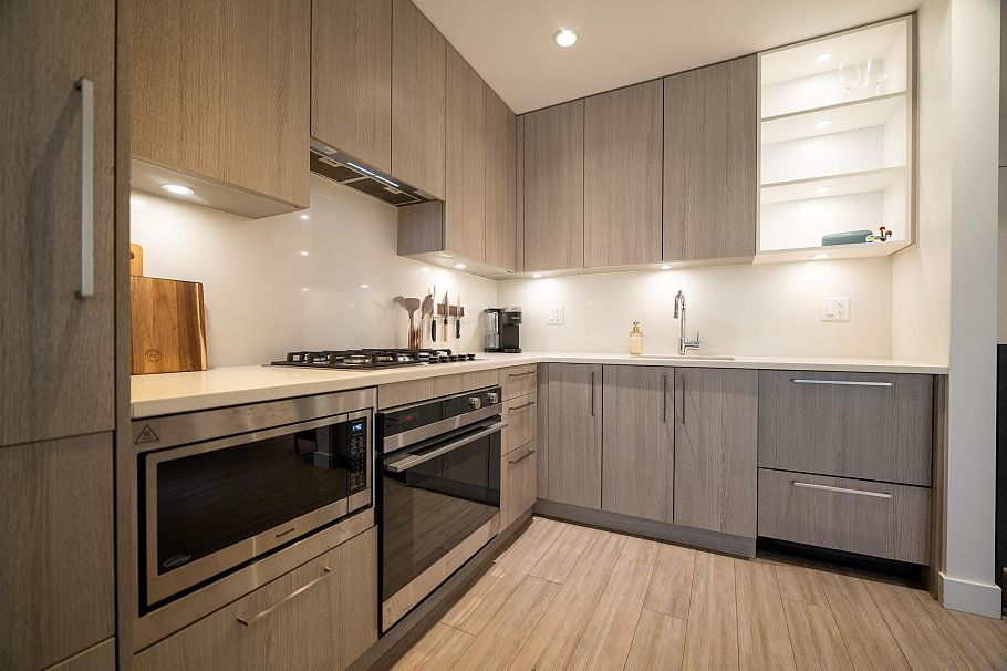 214 707 3rd Street East North Vancouver, BC - 3