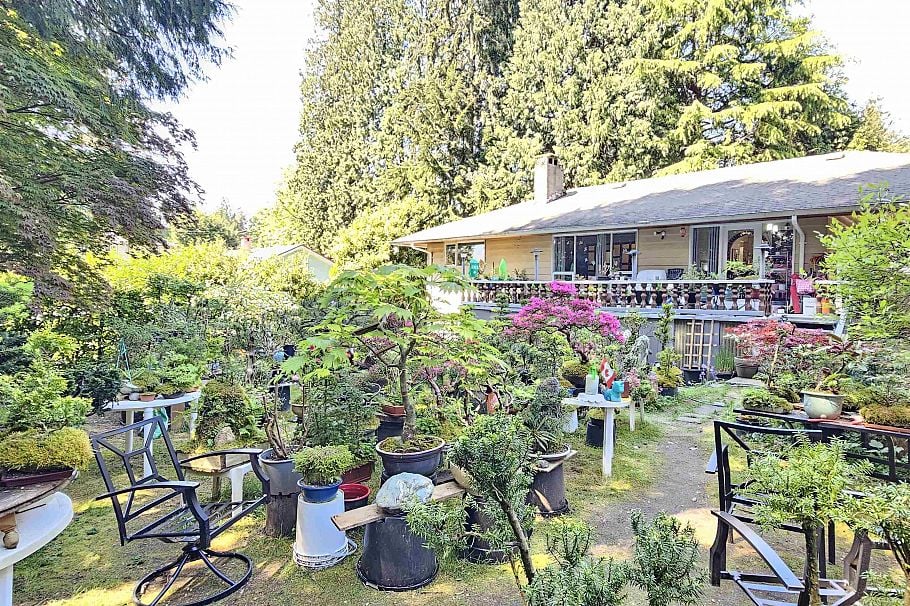 435 E Osborne Road North Vancouver, BC - 1
