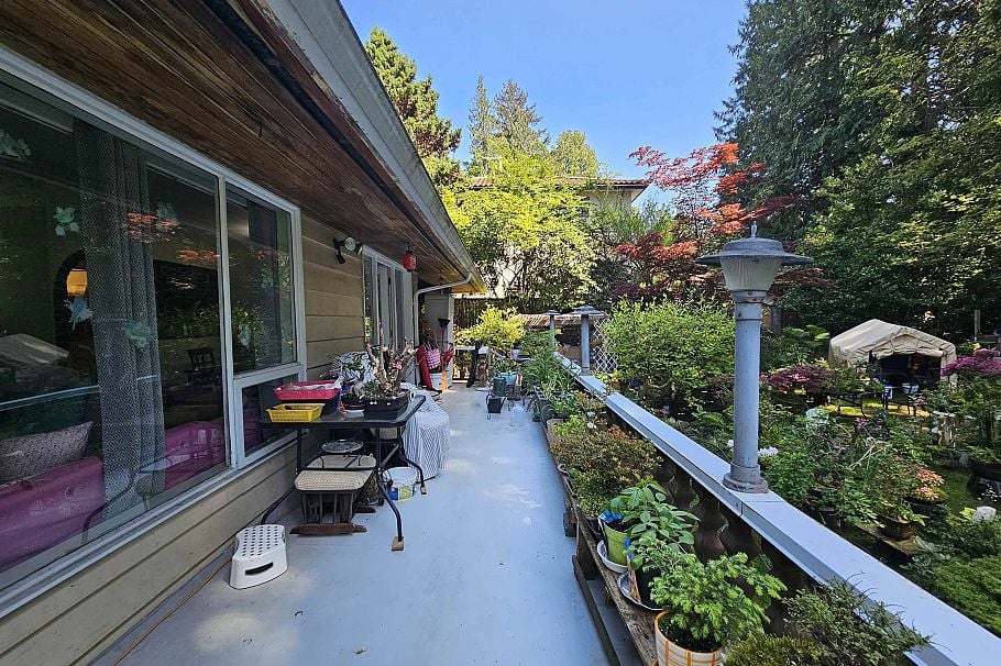 435 E Osborne Road North Vancouver, BC - 3