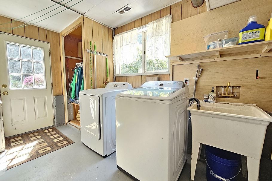 435 E Osborne Road North Vancouver, BC - 19