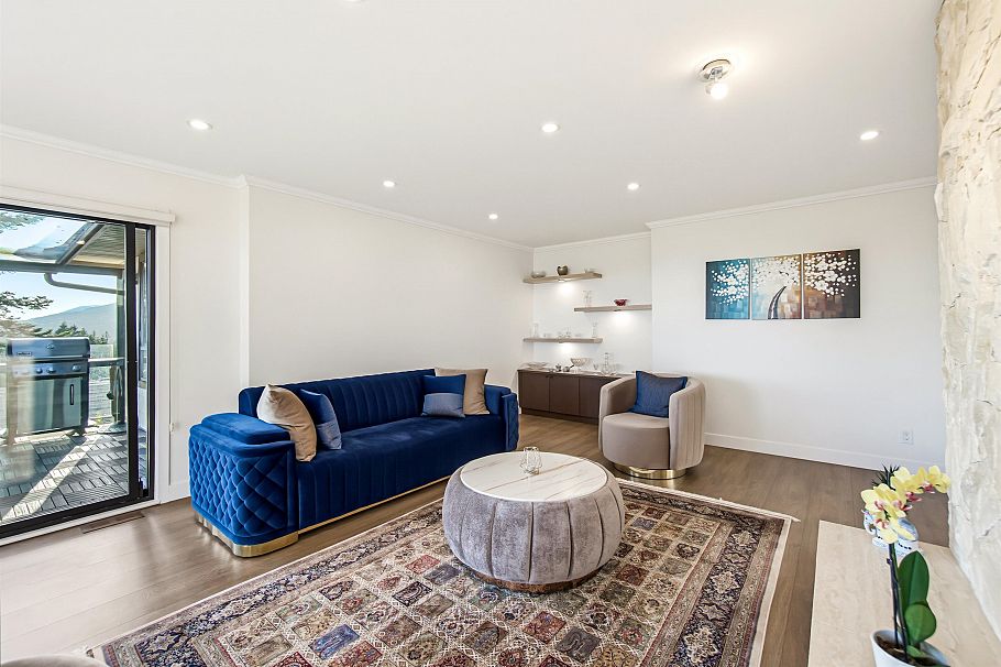 212 W Balmoral Road North Vancouver, BC - 32
