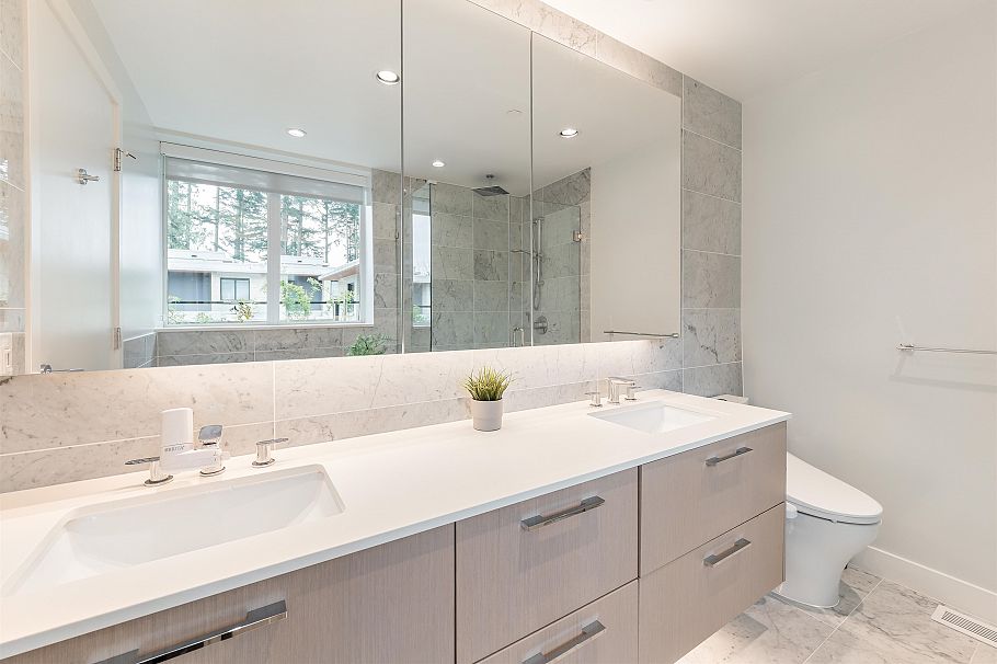 5336 University Boulevard Vancouver, BC - 9