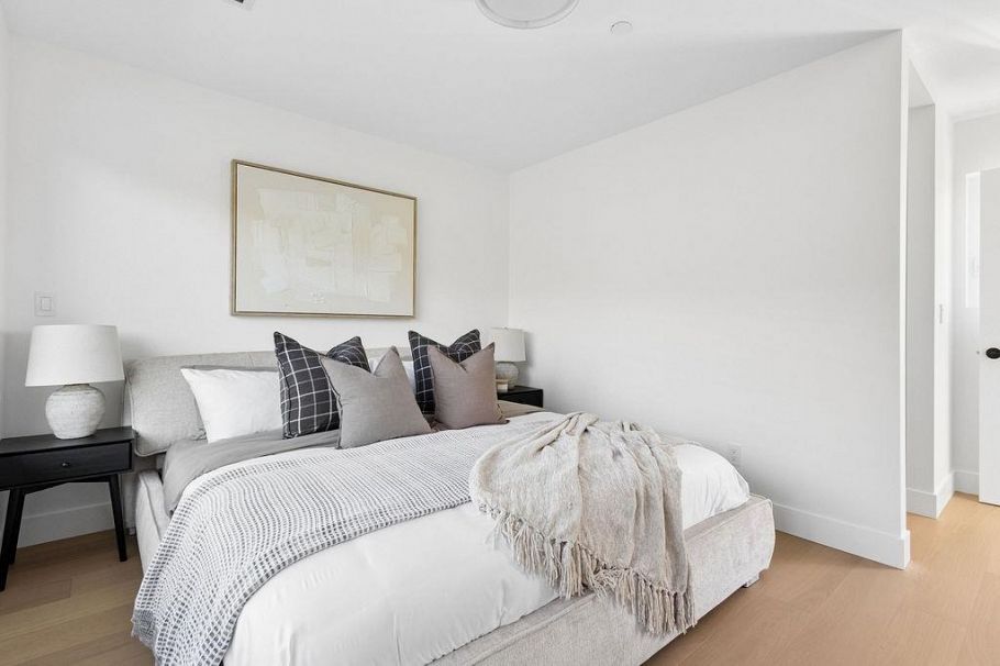 1 2124 E 8 Avenue Vancouver, BC - 31