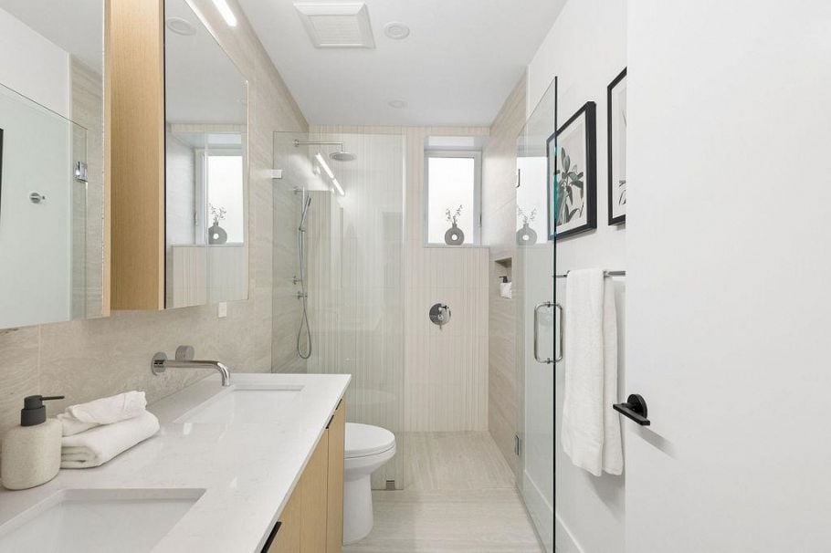 2 2124 E 8 Avenue Vancouver, BC - 23