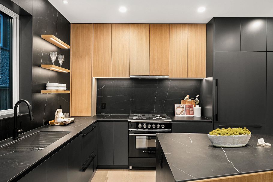 1 2764 W 14 Avenue Vancouver, BC - 9